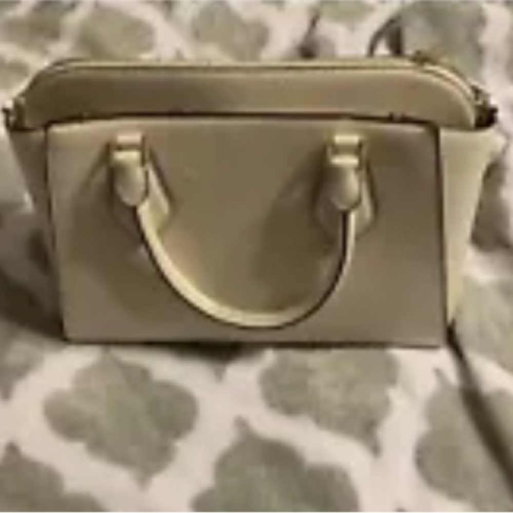 Purse - Picture 1 of 5